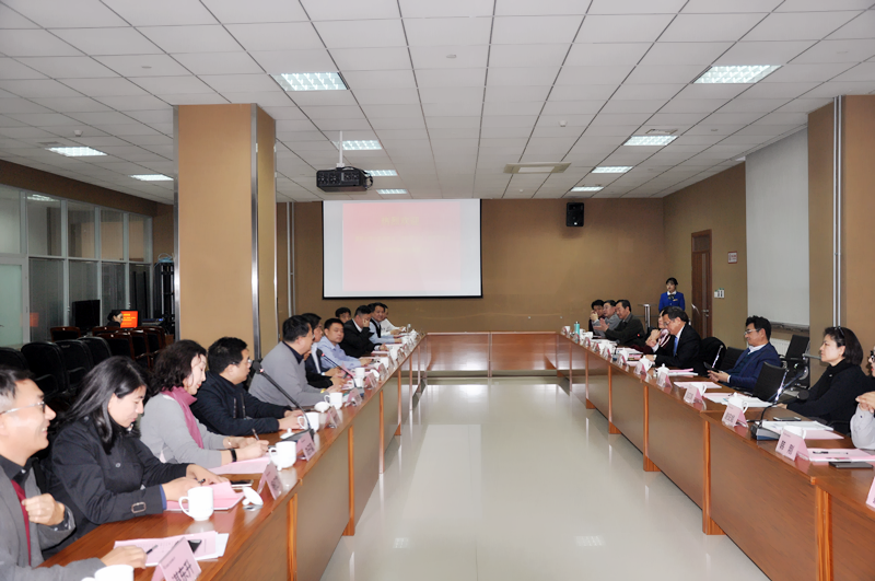 清華大學(xué)山東校友會、濟(jì)南同學(xué)會、青島同學(xué)會 同學(xué)蒞臨濟(jì)南連心物業(yè)指導(dǎo)工作